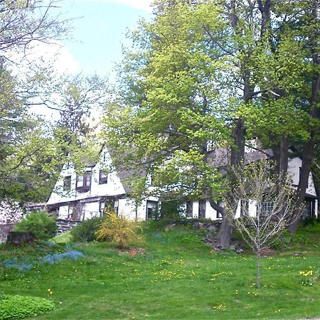 Whistler'S Inn Lenox Εξωτερικό φωτογραφία