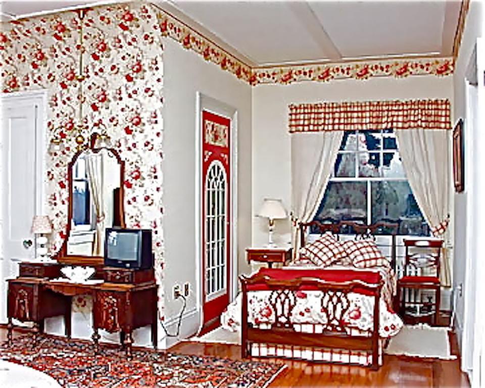 Whistler'S Inn Lenox Εξωτερικό φωτογραφία
