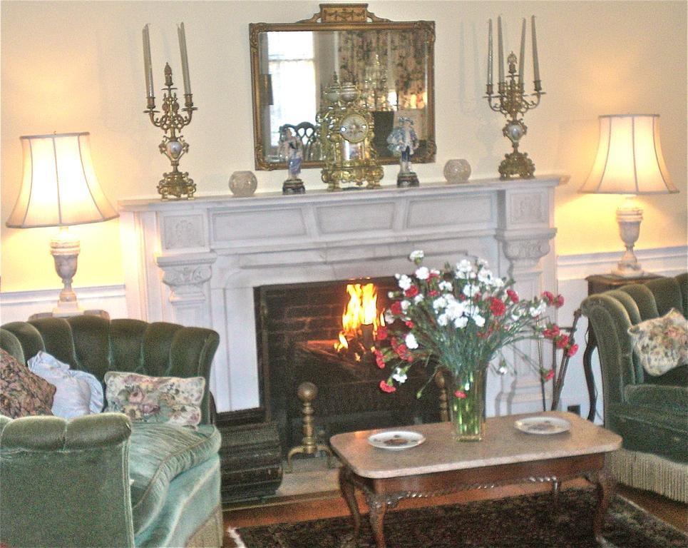 Whistler'S Inn Lenox Εξωτερικό φωτογραφία