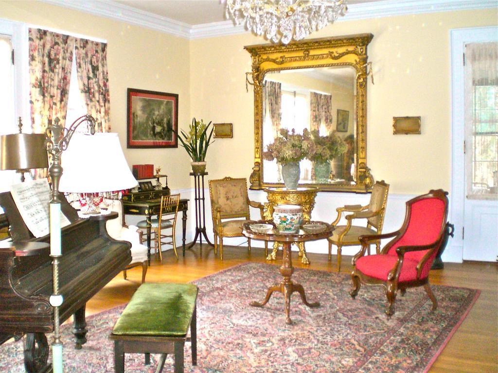 Whistler'S Inn Lenox Εξωτερικό φωτογραφία